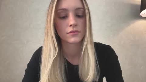 Lisa online show from 11-19-25, 07:30