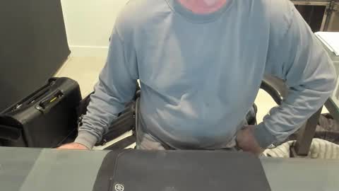 fhetzl online show from 11-18-25, 01:11