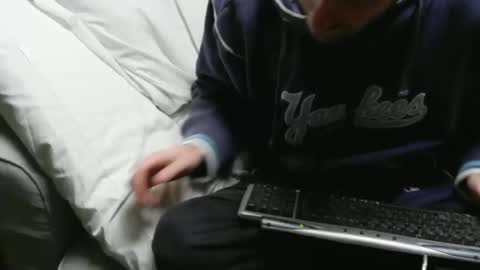 Snapshot of fidelio89 chatting on 02-04-26, 09:59 Fid online show from 02-04-26, 09:59