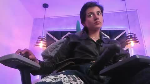   online show from 01-10-25, 03:06