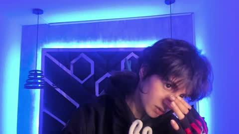   online show from 03-11-25, 12:06