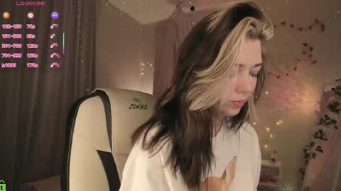 Snapshot of fieryfeline chatting on 01-19-26, 03:10 Filla online show from 01-19-26, 03:10