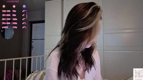 Snapshot of fieryfeline chatting on 02-21-26, 03:29 Filla online show from 02-21-26, 03:29