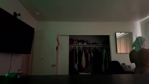 fiiji710 online show from 10-06-25, 04:37