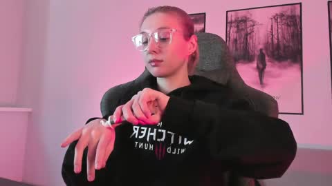 cap and Lana  online show from 03-01-25, 08:34