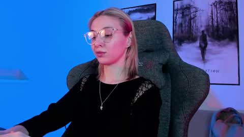 cap and Lana  online show from 03-06-25, 08:52