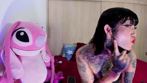 Snapshot of filletatouee chatting on 11-25-25, 08:42 filletatouee online show from 11-25-25, 08:42