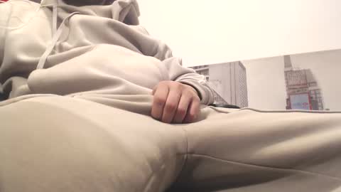 Snapshot of filouxx70 chatting on 10-27-25, 08:24 filouxx70 online show from 10-27-25, 08:24