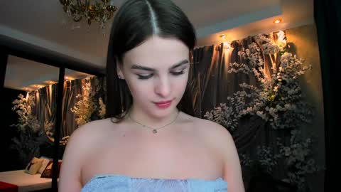 Snapshot of finalaccord chatting on 01-28-25, 04:08 Amanda online show from 01-28-25, 04:08