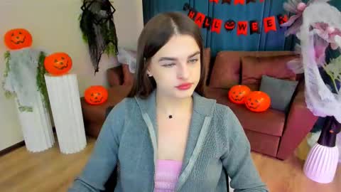 Snapshot of finalaccord chatting on 10-27-25, 04:05 Amanda online show from 10-27-25, 04:05