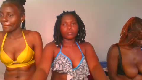 Snapshot of fine_melanie chatting on 01-07-25, 06:27 melanie online show from 01-07-25, 06:27