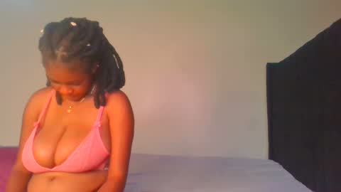 Snapshot of fine_melanie chatting on 01-18-25, 06:43 melanie online show from 01-18-25, 06:43
