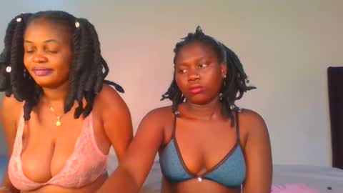 Snapshot of fine_melanie chatting on 01-21-25, 01:29 melanie online show from 01-21-25, 01:29