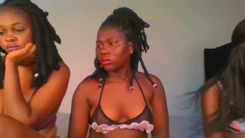 Snapshot of fine_melanie chatting on 01-26-25, 06:48 melanie online show from 01-26-25, 06:48