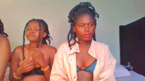 Snapshot of fine_melanie chatting on 01-31-25, 03:09 melanie online show from 01-31-25, 03:09