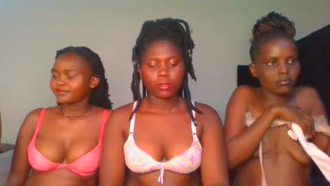 Snapshot of fine_melanie chatting on 02-02-25, 04:54 melanie online show from 02-02-25, 04:54