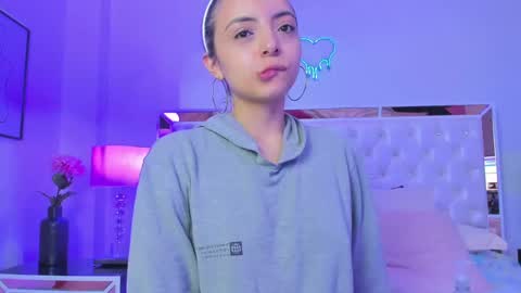 Snapshot of finnky1 chatting on 02-11-25, 10:15 finnky1 online show from 02-11-25, 10:15