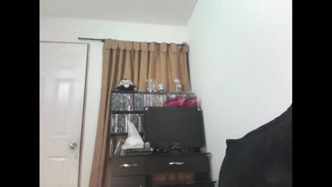 Snapshot of finnky1 chatting on 10-25-25, 08:55 finnky1 online show from 10-25-25, 08:55