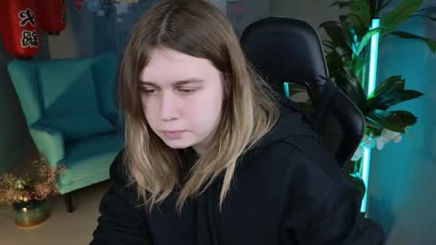 fiora online show from 12-12-24, 10:02