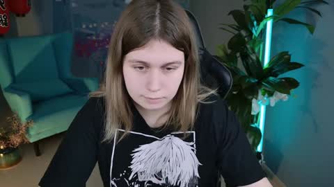 fiora online show from 12-12-24, 01:49