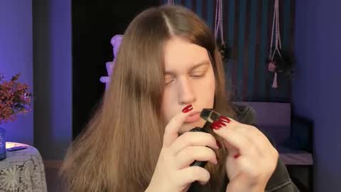 fiora online show from 10-10-25, 09:41