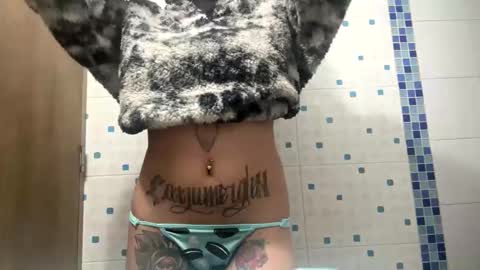Snapshot of fiorella_up1 chatting on 09-15-25, 04:01 F I O R E L L A online show from 09-15-25, 04:01