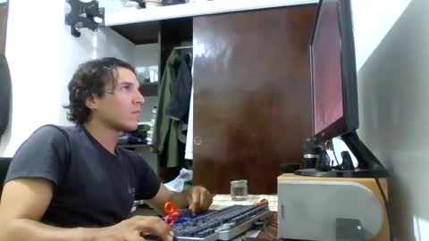 Ricardo online show from 01-02-25, 02:33