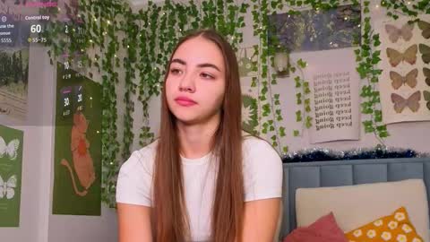 Snapshot of fit_girlfriend chatting on 12-18-25, 04:29 Ashle online show from 12-18-25, 04:29