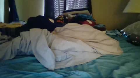 Snapshot of fitbit90 chatting on 02-08-26, 03:37 FitBit online show from 02-08-26, 03:37