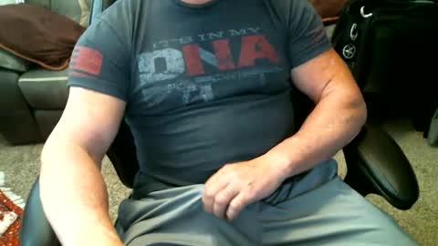 fitguy40 online show from 12-18-24, 08:25