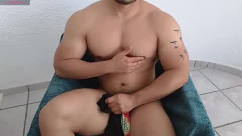 Snapshot of fitnessbody92 chatting on 11-27-25, 02:19 Farid online show from 11-27-25, 02:19