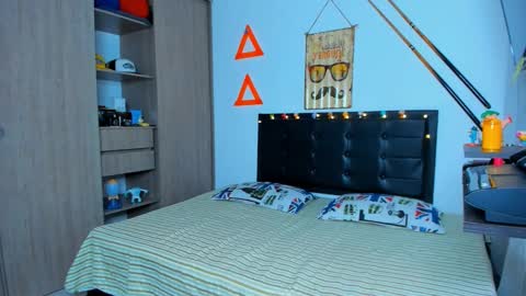 Elias Valencia online show from 02-16-25, 01:16