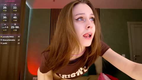 Snapshot of fixielu chatting on 03-11-26, 03:23 im Linda please give me thumbs up online show from 03-11-26, 03:23