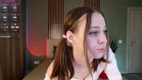 Snapshot of fixielu chatting on 03-20-26, 10:09 im Linda please give me thumbs up online show from 03-20-26, 10:09