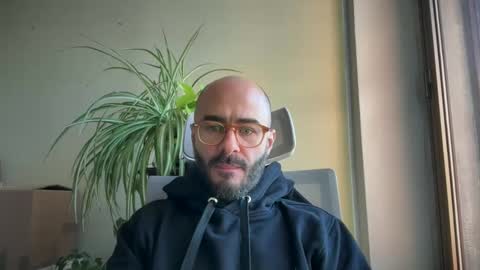 Snapshot of fla85 chatting on 12-16-24, 01:11 Fla is short for Flavio online show from 12-16-24, 01:11