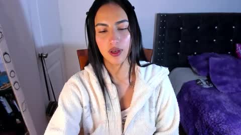 Snapshot of flaca_57 chatting on 10-15-25, 01:17 FLACA online show from 10-15-25, 01:17