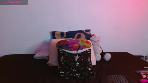 Snapshot of flacapaisa chatting on 11-13-25, 10:52 nova online show from 11-13-25, 10:52