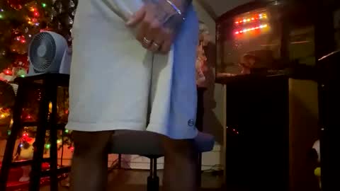 Snapshot of flacobule chatting on 12-23-25, 01:36 FlacoBule online show from 12-23-25, 01:36