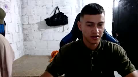 Snapshot of flacolatind chatting on 12-17-25, 02:06 FLACO online show from 12-17-25, 02:06