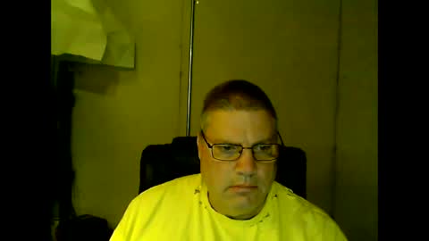 Snapshot of fletch32 chatting on 10-12-25, 12:59 jd online show from 10-12-25, 12:59