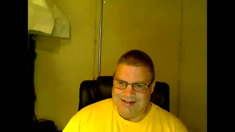 Snapshot of fletch32 chatting on 10-17-25, 01:14 jd online show from 10-17-25, 01:14