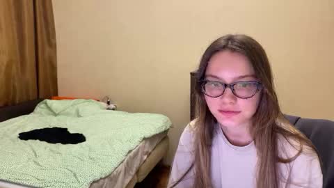 fleurine online show from 09-21-25, 07:37