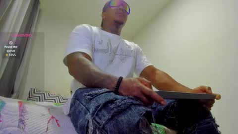 Flex Taylor  online show from 01-19-26, 05:22