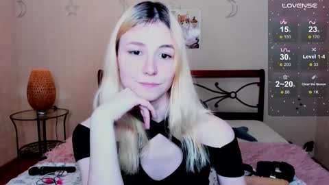 Snapshot of fleximona chatting on 10-12-25, 03:22 FlexiMona online show from 10-12-25, 03:22