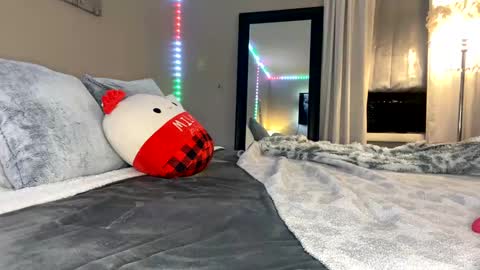 Roxy online show from 12-17-24, 11:16