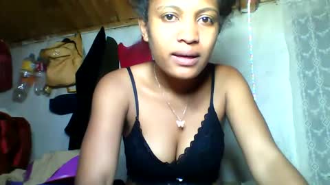Snapshot of florencia011 chatting on 10-20-25, 05:46 florencia011 online show from 10-20-25, 05:46