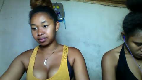 Snapshot of florencia011 chatting on 10-22-25, 06:24 florencia011 online show from 10-22-25, 06:24