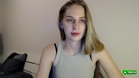 Snapshot of florisalberta chatting on 10-18-25, 12:35 Florisa online show from 10-18-25, 12:35