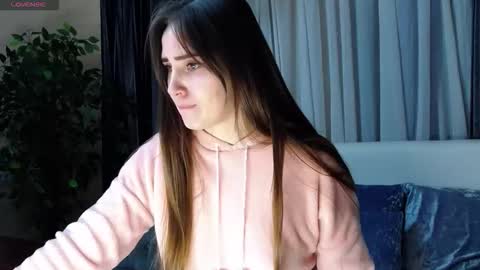 Flouvet online show from 10-29-25, 07:43