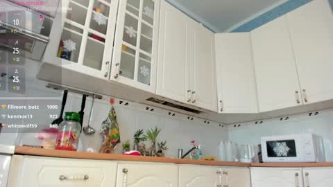 Snapshot of flower_nicole chatting on 01-01-25, 03:23 Nicole online show from 01-01-25, 03:23